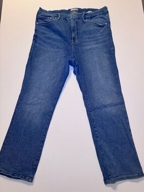 Good American Straight-Leg Jeans in Classic Blue